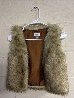 Kids Fur Vest Size 8M Girls Old Navy Faux Fur Brown Fall Christmas Sleeveless